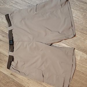 COLUMBIA MEN'S BELTED CARGO/HIKING SHORTS...SIZE 36